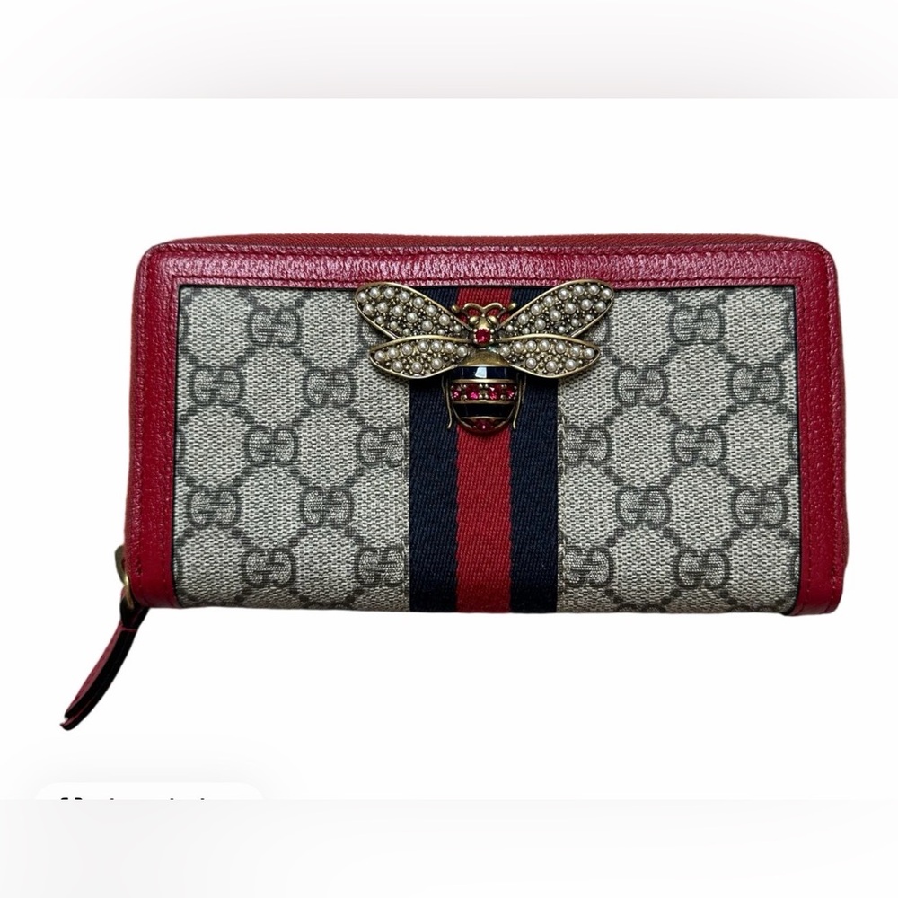 Gucci Queen Margaret GG Supreme Zipper Wallet.